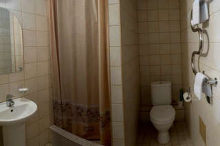 Гостиница Викинг Выборг Двухместный 2-ой категории без окон (Twin/DBL)-2